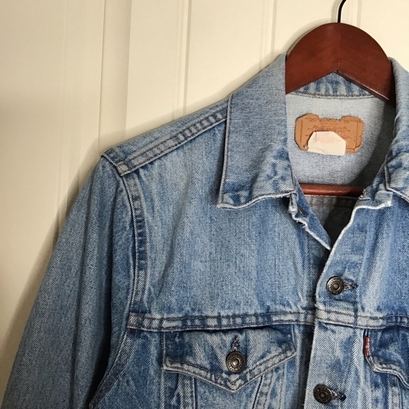 Vintage Levi’s Denim Jacket. - Picture 3 of 13